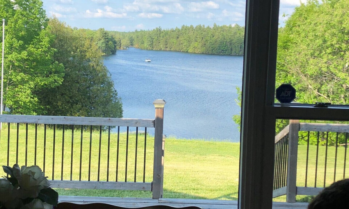 Frontenac Cottage | S & K's cottage on the lake