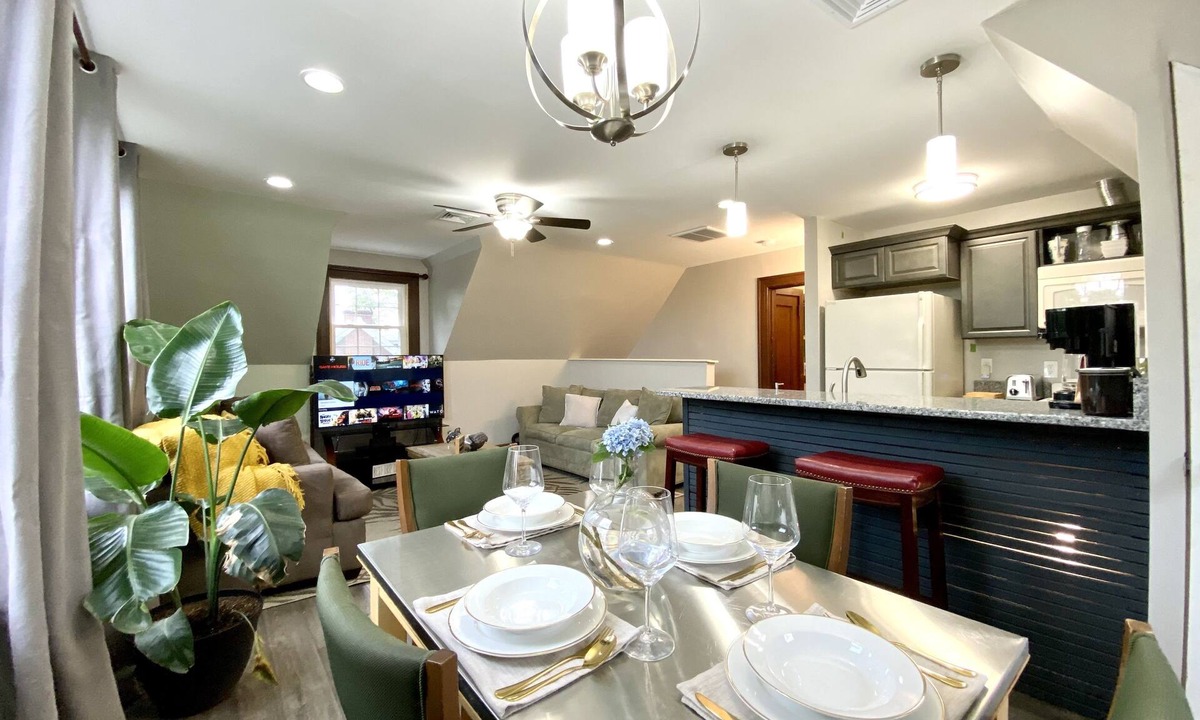 Harrisburg Apartment | Safe & Trendy Historic Midtown 3rd Floor Riverview Apartment