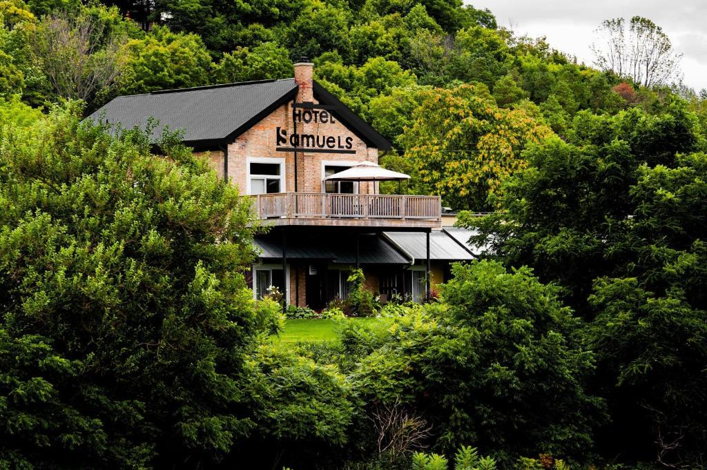 Ashfield-Colborne-Wawanosh Hotel | Samuels Boutique Hotel