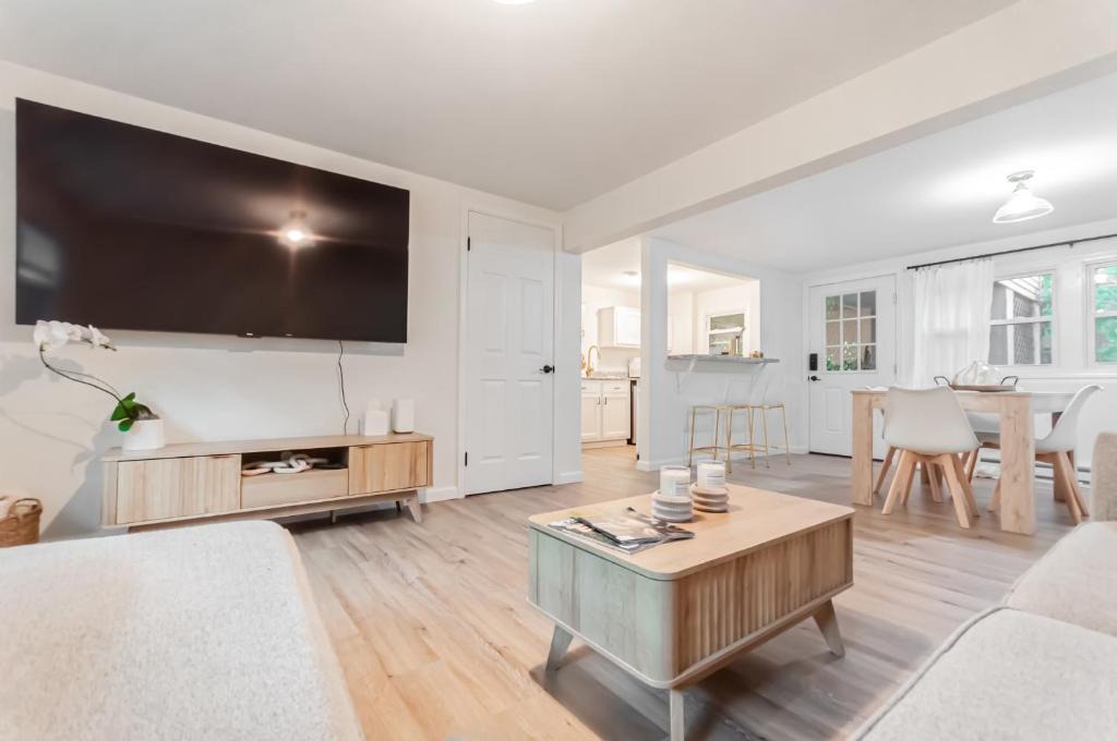 Park Forest Village Apartment | Sanctuary on Sylvan with Golden King Bed