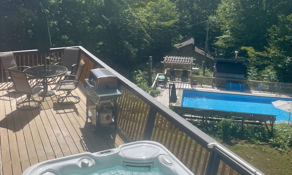 Lanesville House | Sauna, Hot-tub, fire-pit, pet friendly. Private Pool. Mountain views!