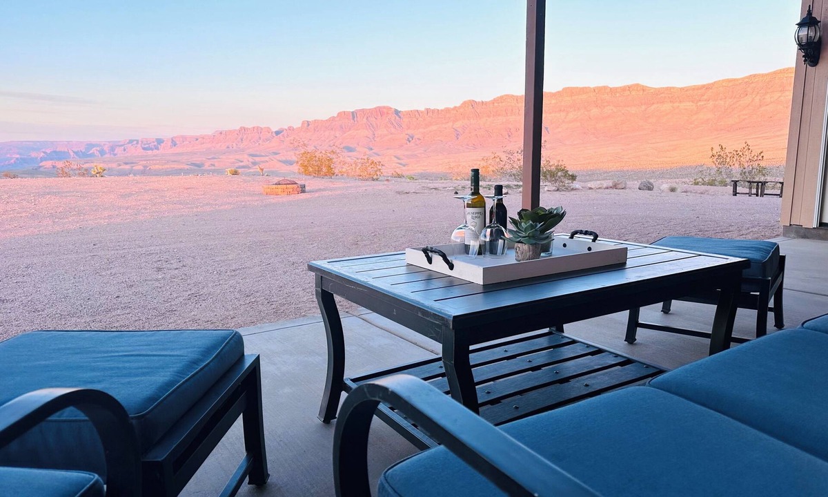 Meadview House | Scenic Desert Retreat Views, Stargazing & Near Grand Canyon West