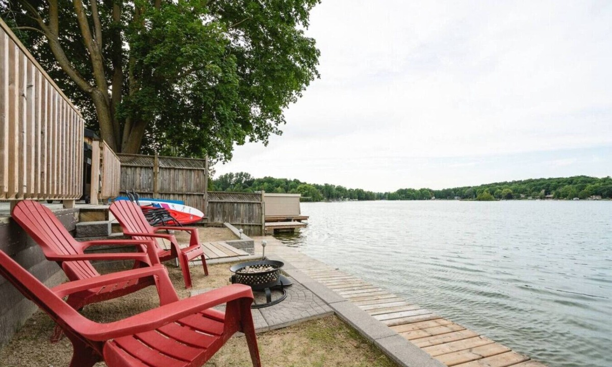 Brockton Cottage | Scenic Waterfront Cottage Retreat - Firepit & BBQ