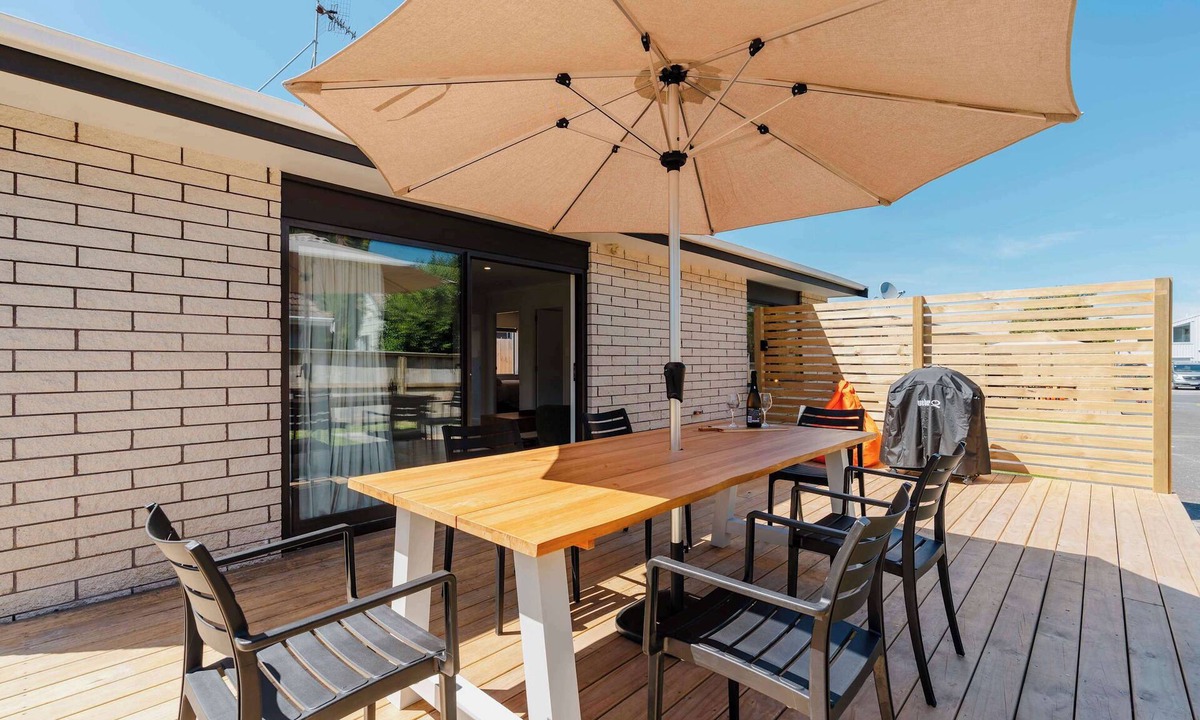 Papamoa Beach House | Sea-cret Hideaway!