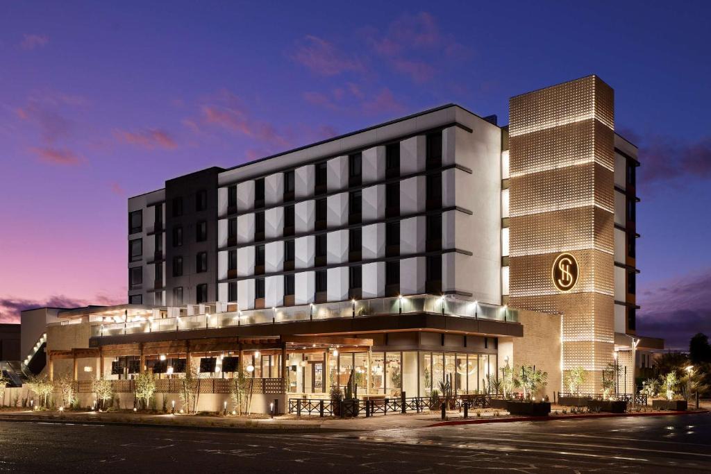 Entertainment District Hotel | Senna House Hotel Scottsdale, Curio Collection By Hilton