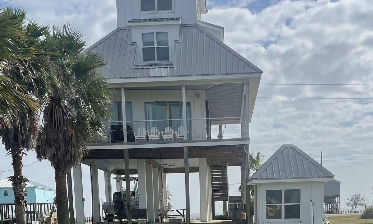 Lake Catherine House | Serendipity Lake House on Lake Pontchartrain with 300' lighted private pier