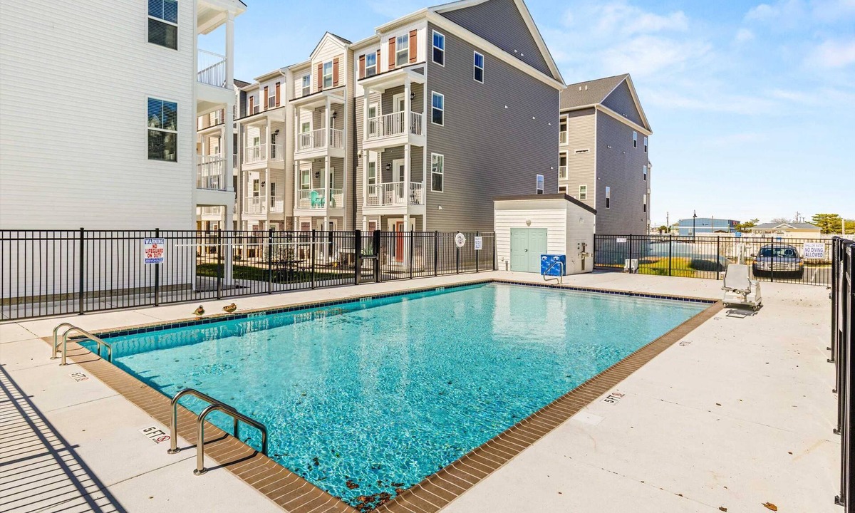 Caine Woods House | Serenity by the Sea | Townhome + Kid Friendly Loft