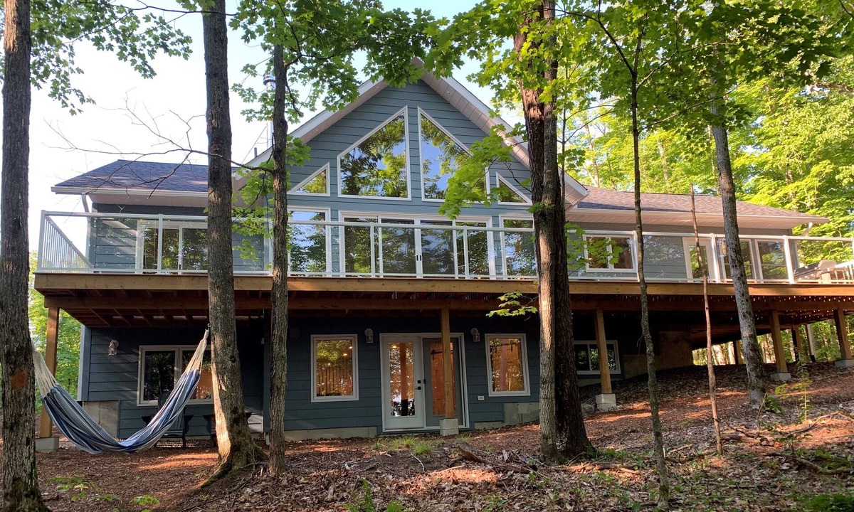 Whitestone House | Shabbotts Bay Retreat on Wahwashkesh Lake