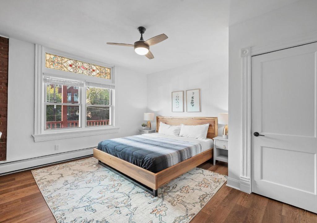 Shadyside Apartment | Shadyside, Pittsburgh, Modern and Accessible 2 Bedroom Unit2 with Free Parking
