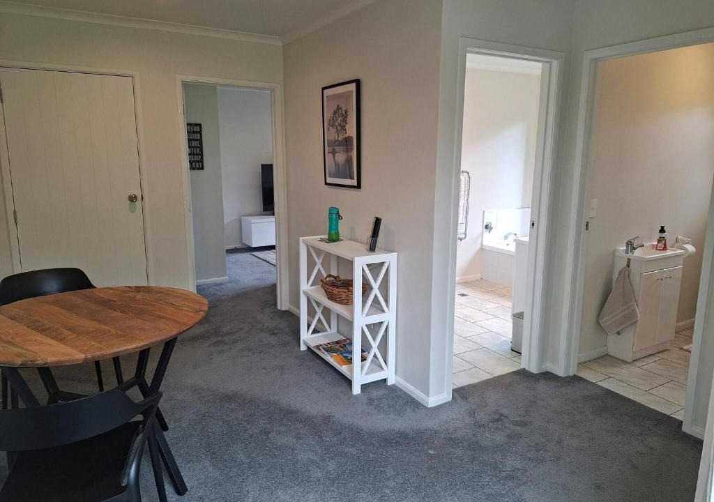 Kinloch House | Shakan BnB Lifestyle block relaxation in Kinloch
