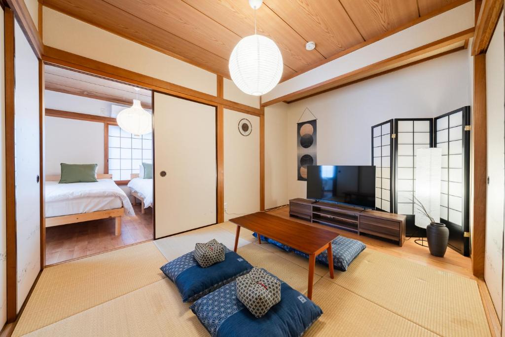 Higashiyotsugi Apartment | SKY Building 201 - Easy Airport Access & Comfortable Stay