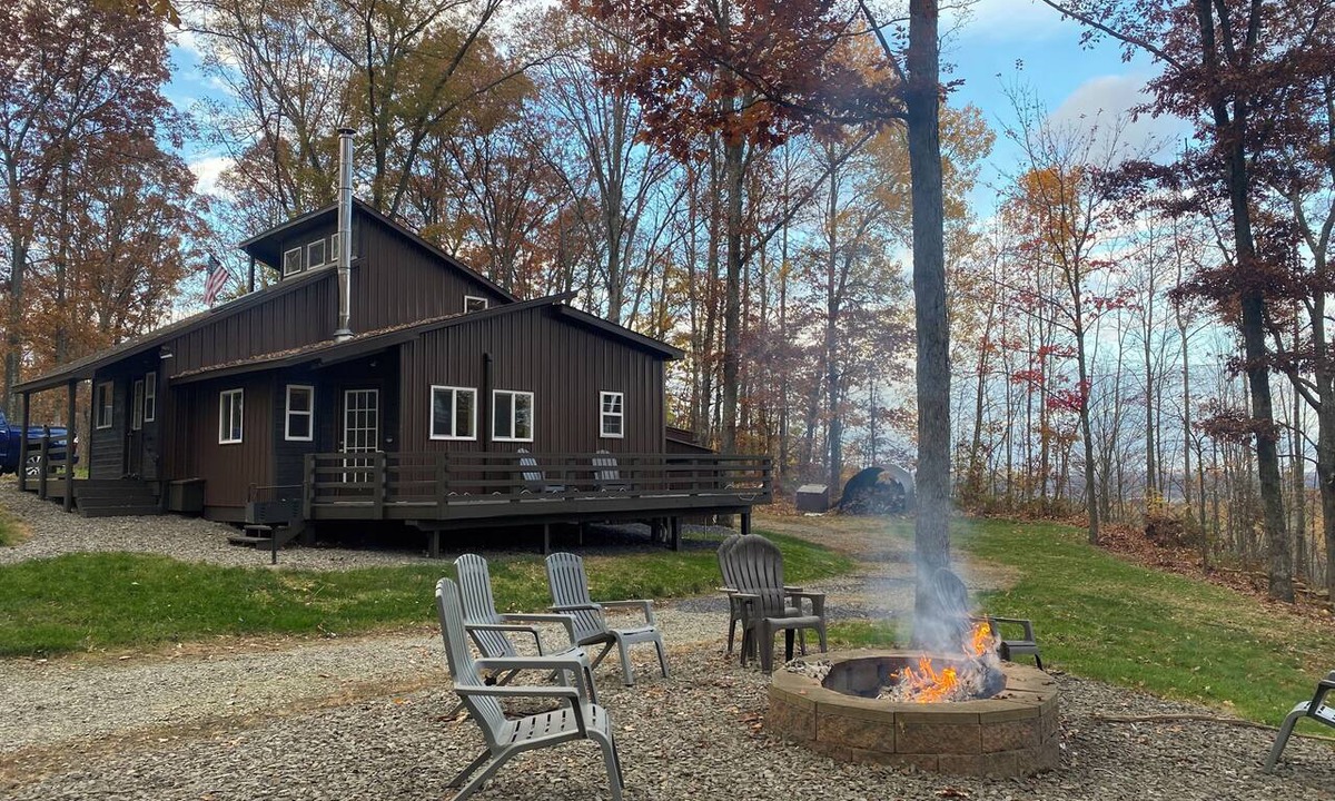 Philipsburg Cabin | Sleepy Hollow Hideaway Cozy Woodland Cabin 25 Min to Penn State