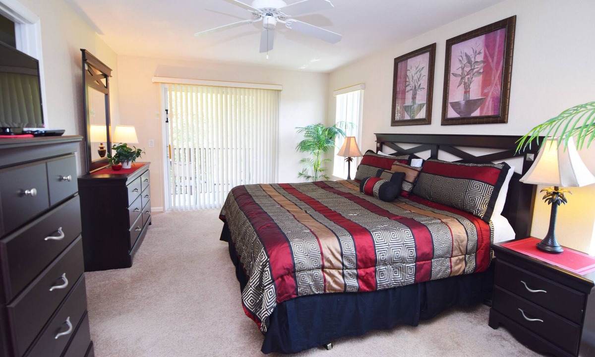 Regal Palms House | Smart HDTVs, Largest Regal Palms 4 bed/3.5 bath End Unit 1856 SqFt, Disney Close