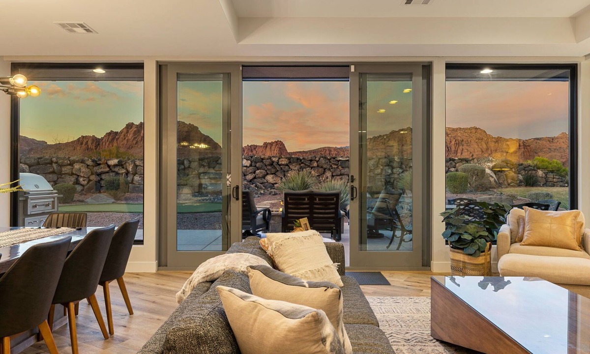 Ivins House | Snow Canyon Retreat STUNNING VIEWS! NO PETS!