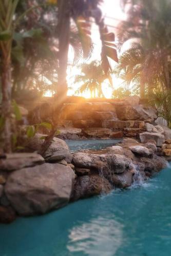 Edgewood Apartment | SODO Stay - Downtown Orlando with Waterfall & Pool