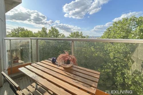 Combat Apartment | Spacious 2-Bedroom Apartment with Balcony Steps from Buttes-Chaumont Park