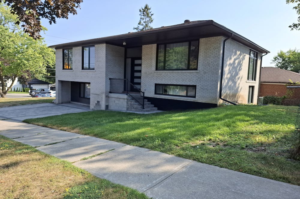 Newtonbrook House | Spacious 3-Bedroom Retreat + Free Parking