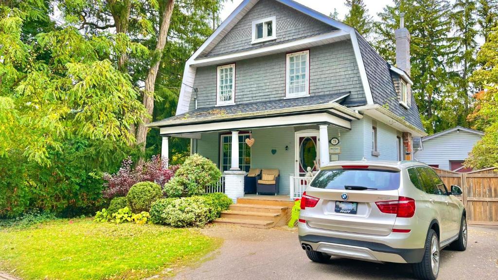 Richmond Hill Apartment | Spacious 3 BR house in Heart of the City