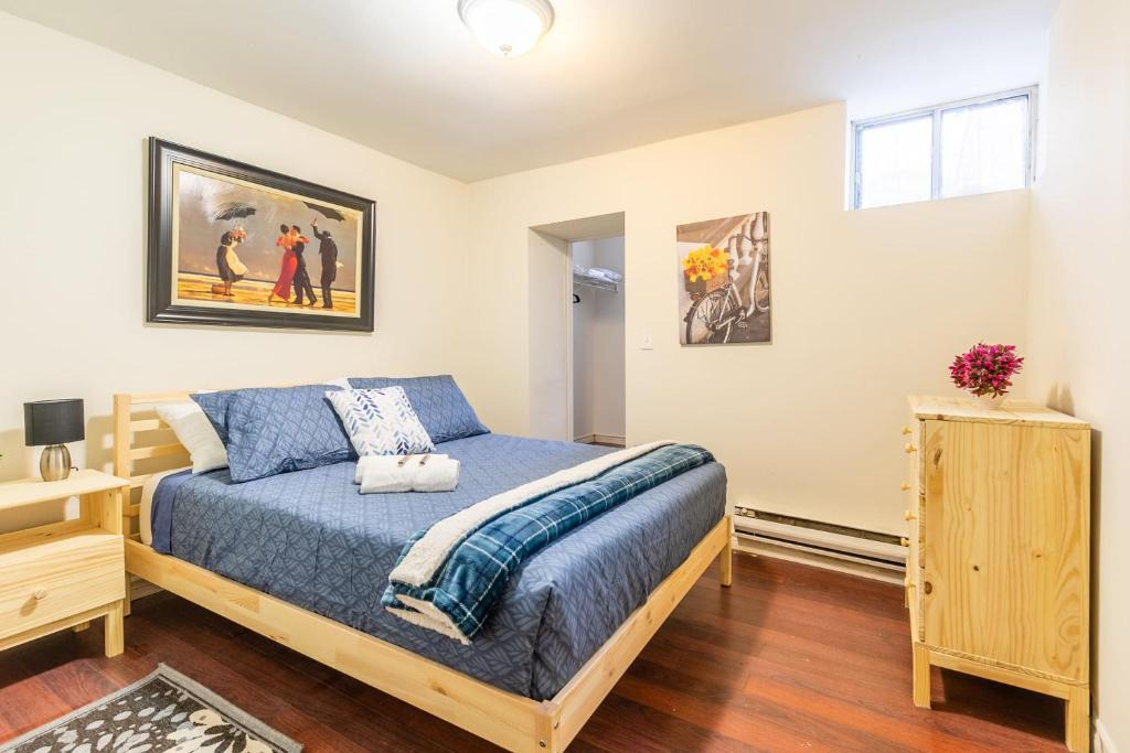 Leslieville Apartment | Spacious 3BR Apartment - Steps Away From Leslieville!
