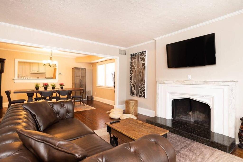 Chaplin Estates Apartment | Spacious 3BR with King Beds and Parking - Midtown!