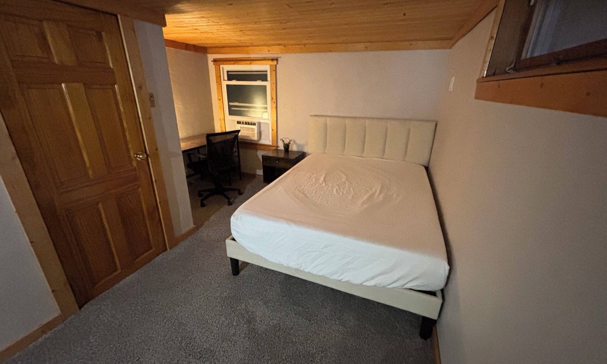 West Mifflin House | Spacious 4-bedroom house in beautiful Pittsburgh