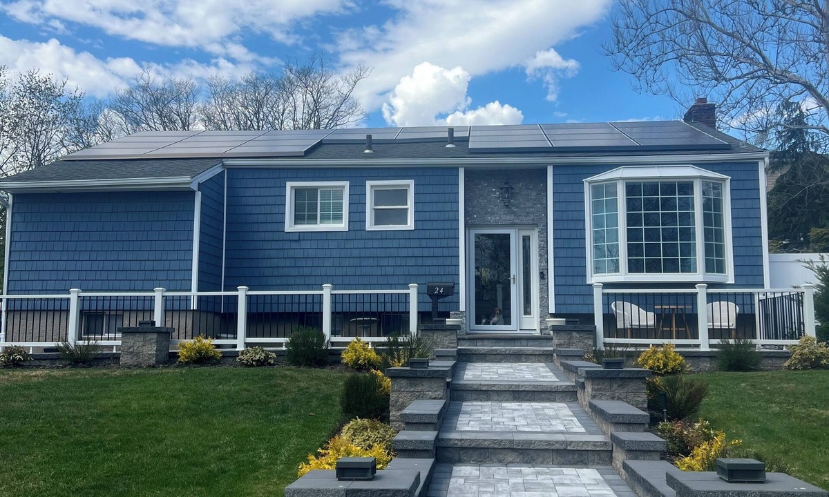 Old Bethpage House | Spacious 5-bedroom house in Farmingdale Village near from Bethpage Black