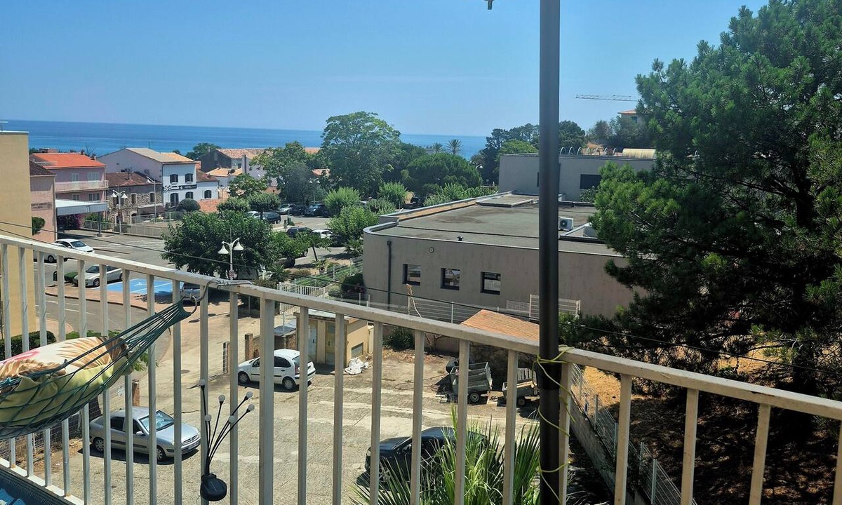 Solenzara Apartment | Spacious apartment, 3 bedrooms, ocean view, Solenzara, beach within walking distance