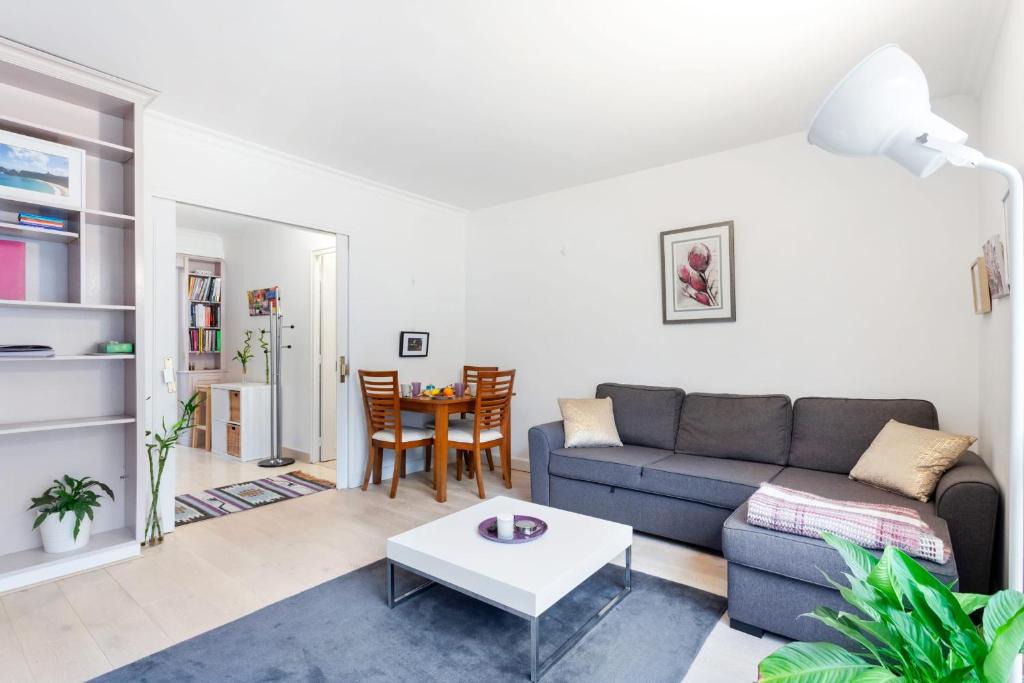 Latin Apartment | Spacious apartment in quartier Latin