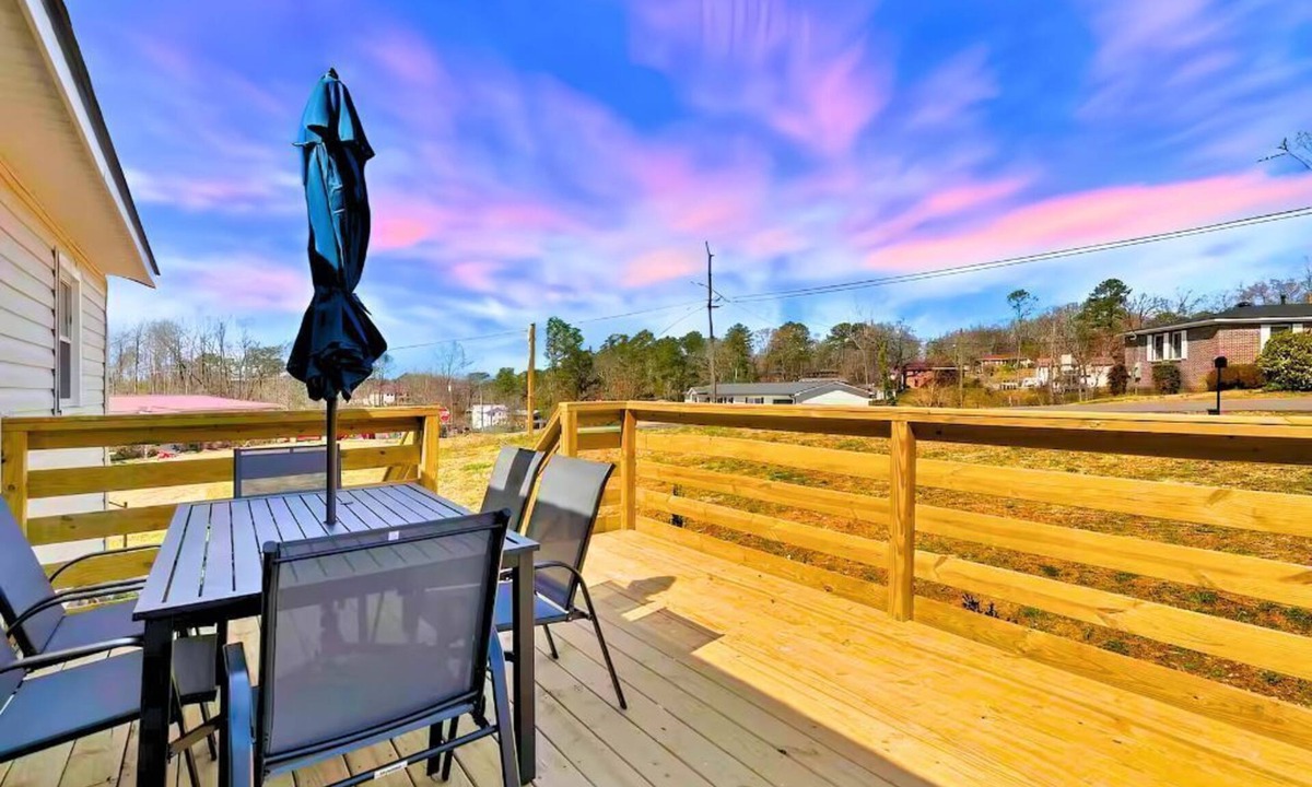 New Castle House | Spacious Birmingham Family Group Retreat: Sleeps 8