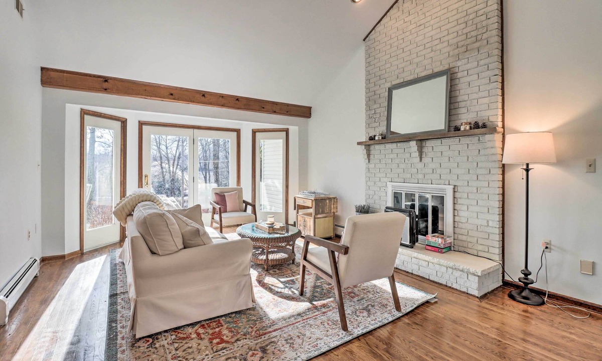Columbia House | Spacious Columbia Home ~ 9 Mi to Water Gap!
