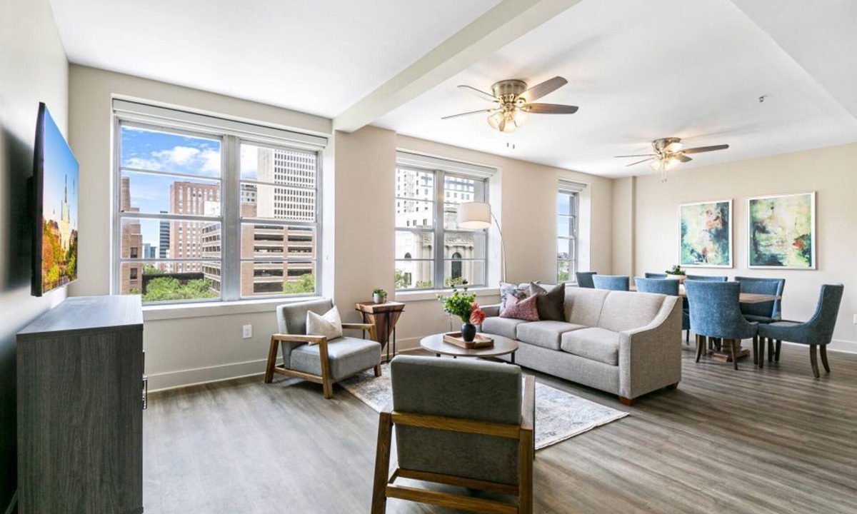 Central Business District Hotel | Spacious Condo in California Building