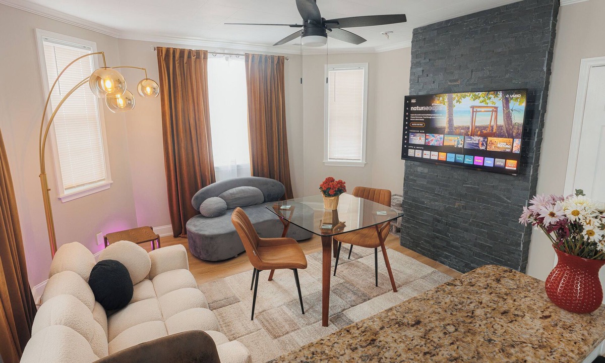 Foxcroft Square Apartment | Spacious Cozy 4BR/2BA Apartment, Free Park, WiFi, AC/Heat