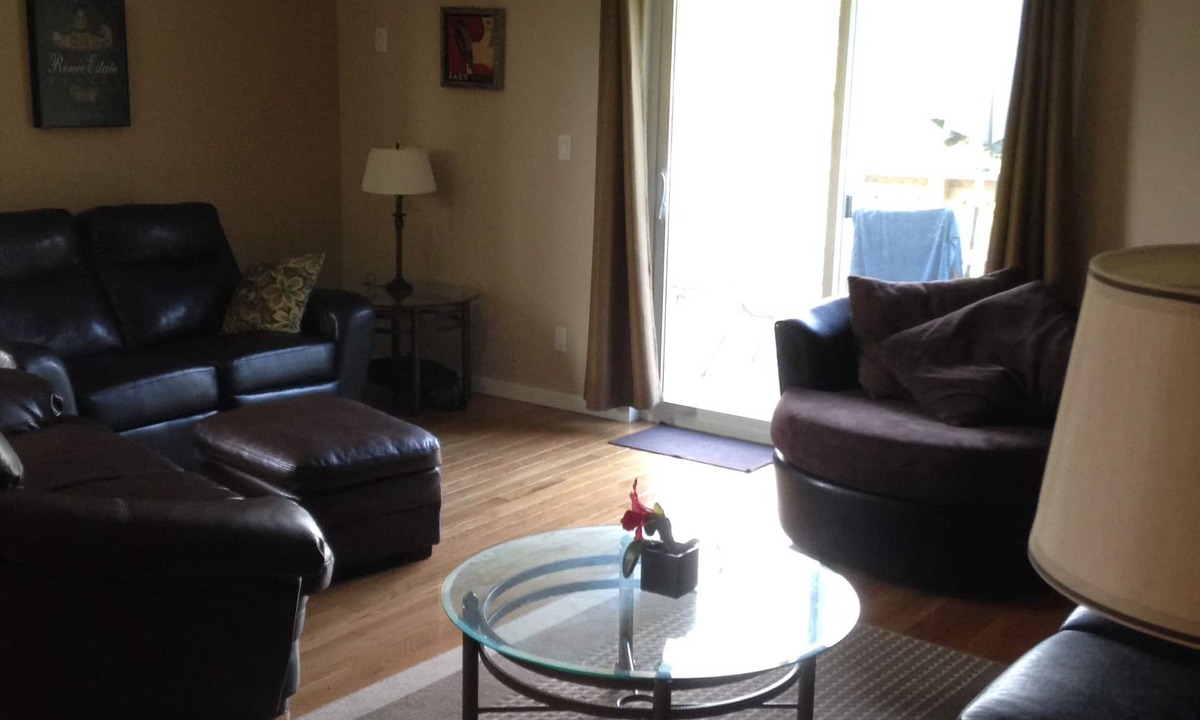 Thunder Bay House | Spacious Executive 3BR Townhouse, Newly Built with Patio Deck and BBQ