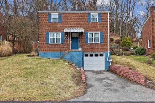 Level Green House | Spacious Family Home with Parking and Backyard