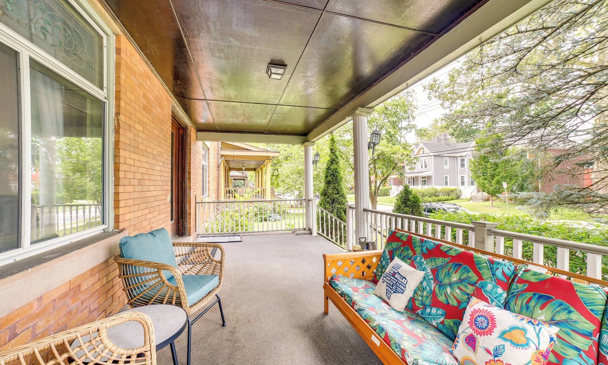 Wilkinsburg Cottage | Spacious Pittsburgh Rental: Walk to Frick Park!