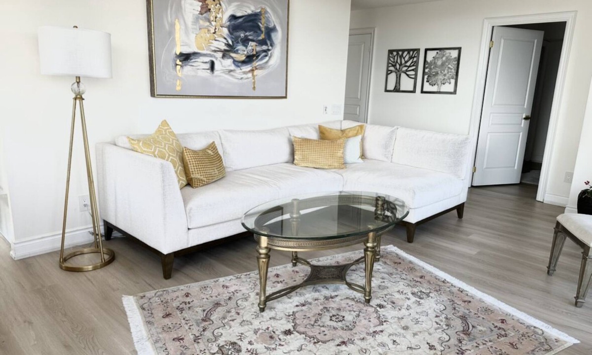 Willowdale Apartment | Spectacular 2 Bedroom+Den and 2Bathroom/Free Parking/North York