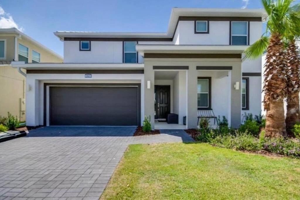 Kissimmee House | Spectacular 8 Bedroom Home Close To Universal Studios & Disney World!
