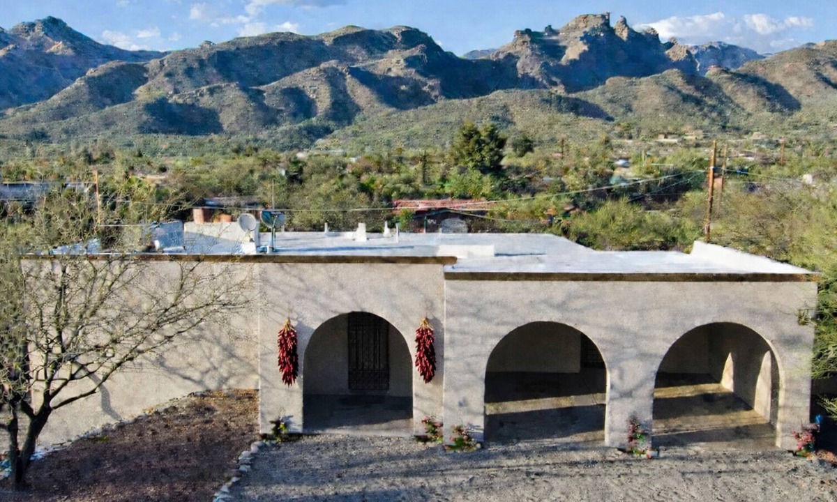 Bear Canyon Hills House | Spectacular Mountain Views 2 Kitchens Sleeps 14 Tucson Foothills