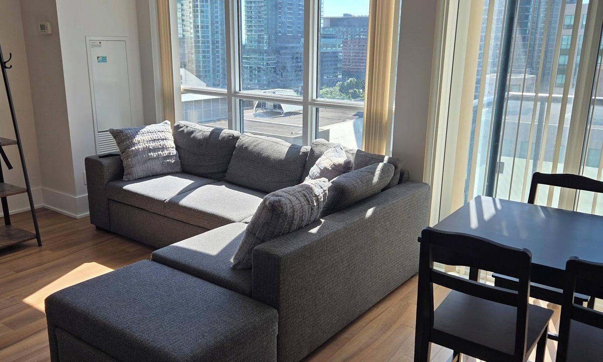 Toronto Entertainment District Condo | Stay in the heart of downtown Toronto! Steps from top attractions/entertainment