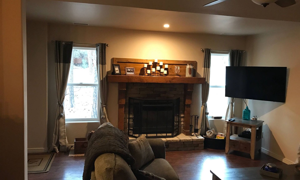 Strawberry Cabin | Strawberry Bliss with Hot Tub & Fully Fenced Yard