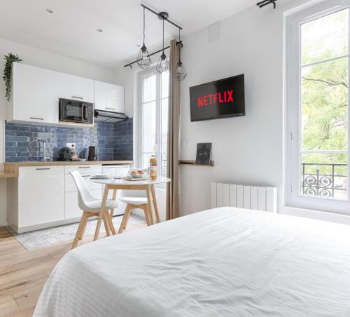 Sucy-en-Brie Apartment | Studio Cosy face gare RER A