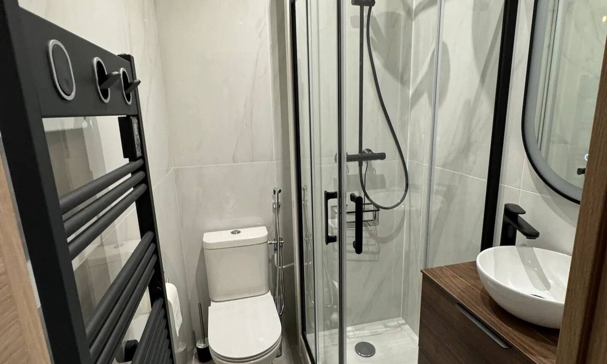 Neuilly-sur-Seine Apartment | Studio de Charme Parisien