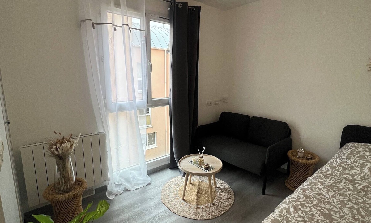 Noisy-le-Grand Apartment | Studio near Paris and Disneyland