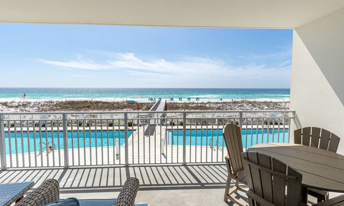 Fort Walton Beach Condo | Stunning and Spacious Gulf Front Blu 204 - Free Beach for 2