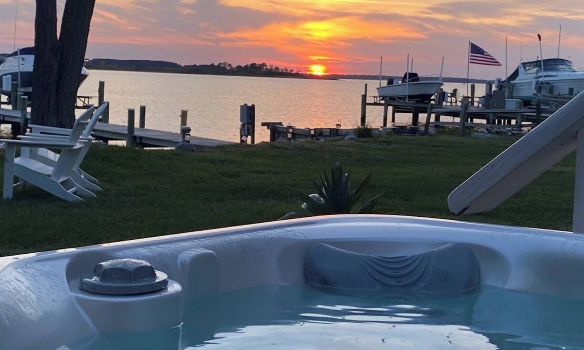 Kent Narrows House | Stunning views and Sunsets from this waterfront property -Kent Island area