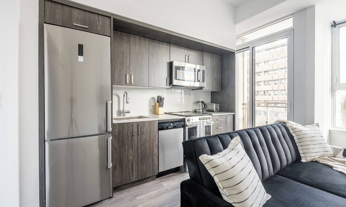 Mount Pleasant East Apartment | Stylish Downtown Condo, close to all amenities and transit
