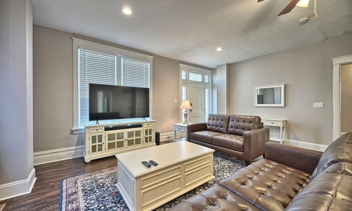 Harrisburg Apartment | Suites on Seneca - Lovely 2 Bed/1 Bath Apartment