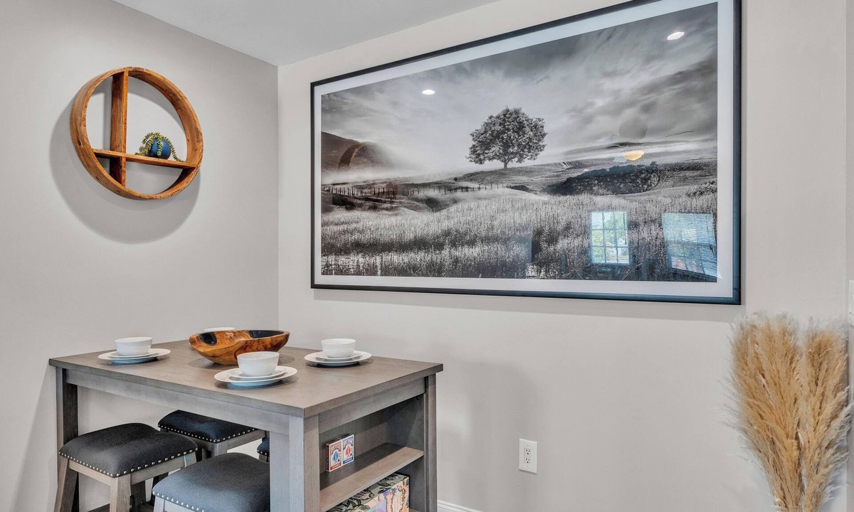 Winter Haven House | Summer Specials! Perfect Couple Oasis! Pet Friendly, 2 Beds