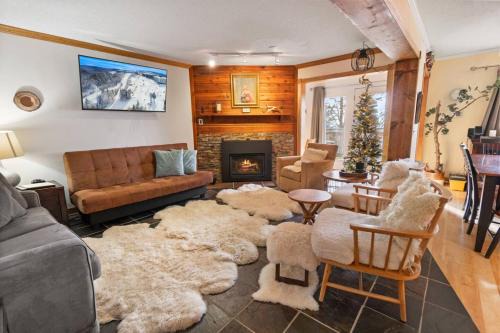 Edray Apartment | Summit 104D Beautiful 3BR, 2BA condo in The Summit at Snowshoe