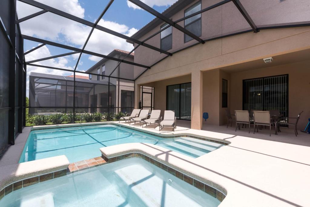 Loughman House | Sunshine Hideaway